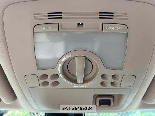 Lexus IS 2005-10 8877467-8