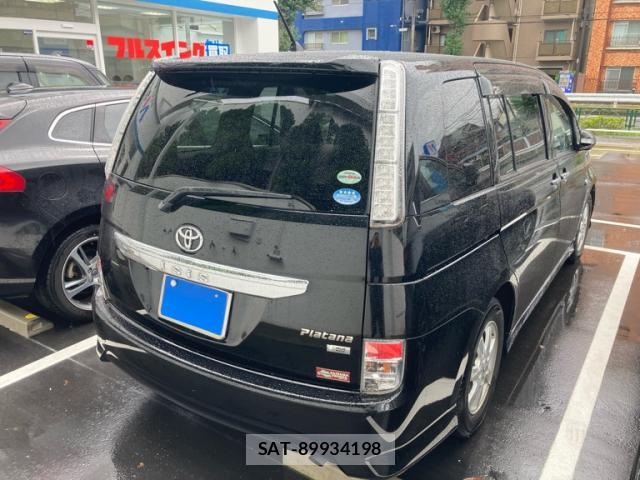 Toyota ISIS 2011-07 8877408-3