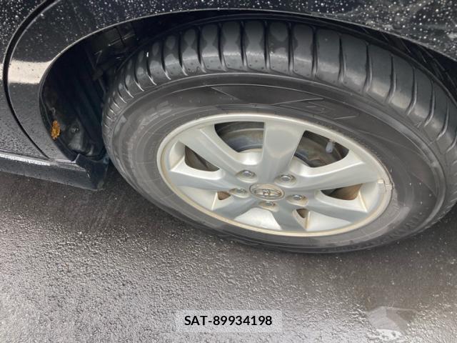 Toyota ISIS 2011-07 8877408-8