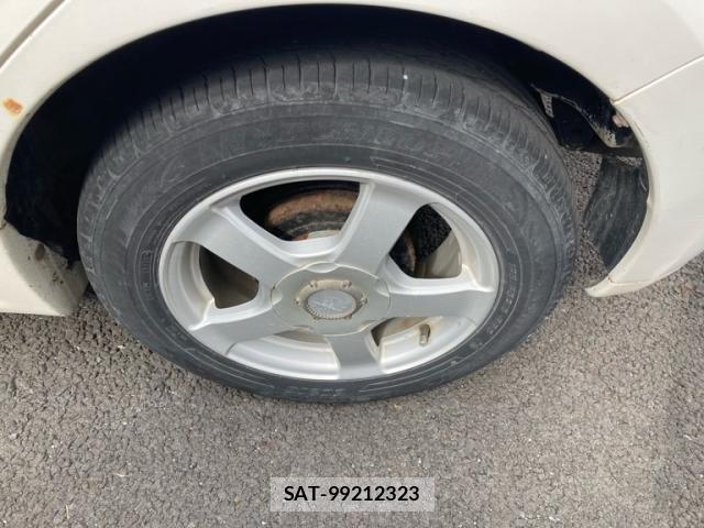 Toyota IST 2005-09 8876567-12