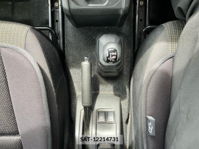 Suzuki JIMNY SIERRA 2018-09 8877396-19