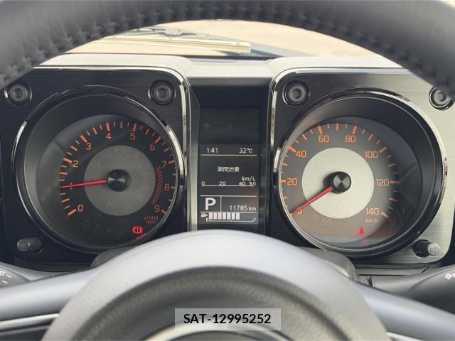 Suzuki JIMNY 2025-06 8876106-13