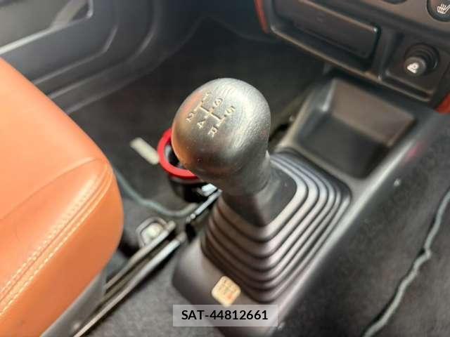 Suzuki JIMNY 2007-12 8877072-15