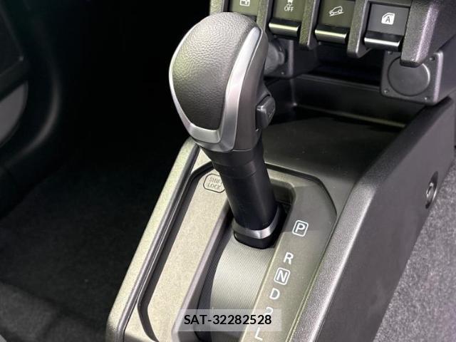 Suzuki JIMNY 2025-11 8877210-11