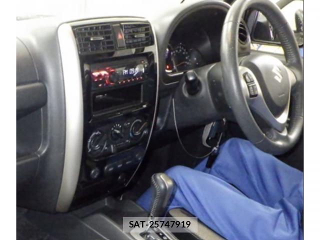 Suzuki JIMNY 2018-01 8877745-2
