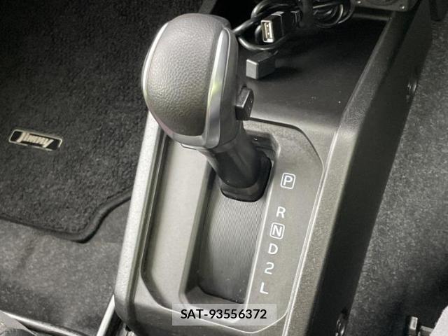 Suzuki JIMNY 2019-06 8878383-17