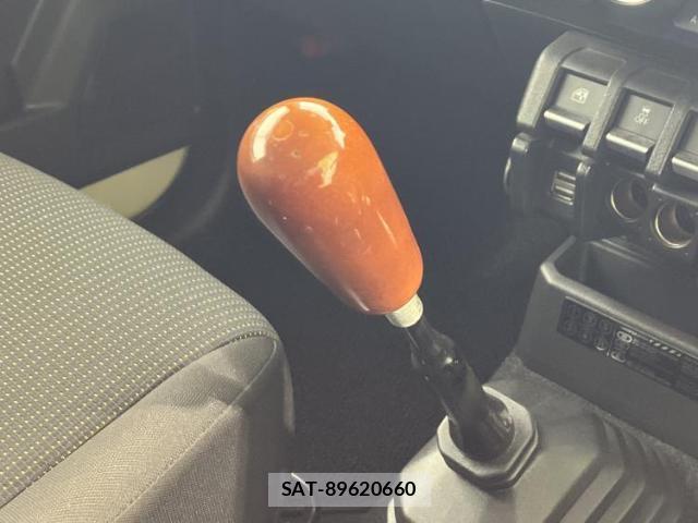Suzuki JIMNY 2020-01 8878406-16