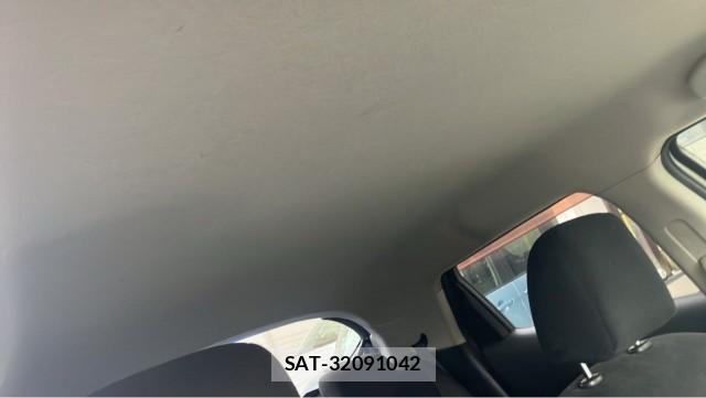Nissan JUKE 2010-07 8877185-15