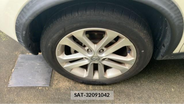 Nissan JUKE 2010-07 8877185-8