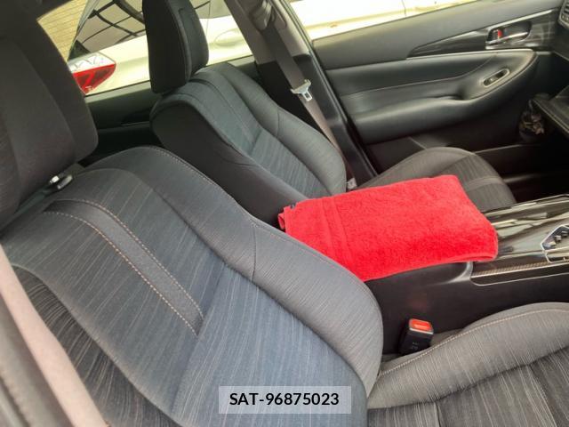 Toyota KLUGER HYBRID 2015-11 8876395-15