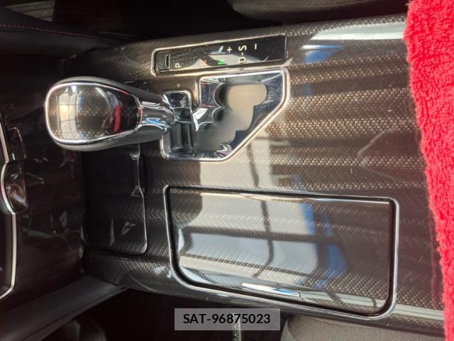 Toyota KLUGER HYBRID 2015-11 8876395-17