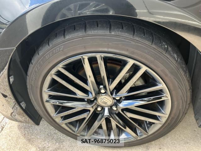 Toyota KLUGER HYBRID 2015-11 8876395-5