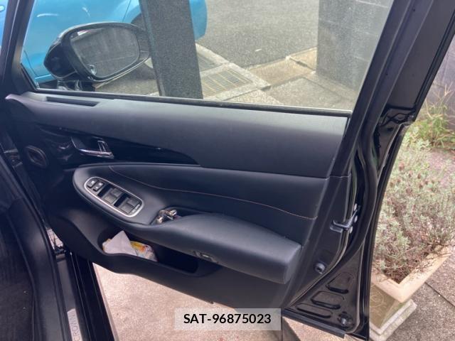 Toyota KLUGER HYBRID 2015-11 8876395-8