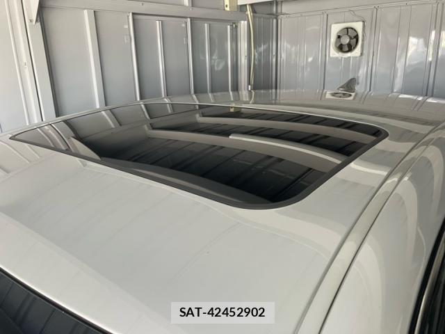 Toyota KLUGER HYBRID 2016-10 8877627-11