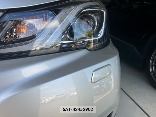 Toyota KLUGER HYBRID 2016-10 8877627-6