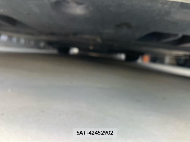 Toyota KLUGER HYBRID 2016-10 8877627-7