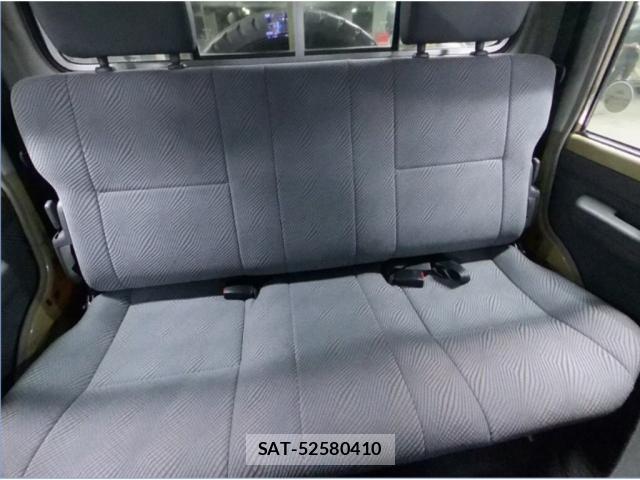 Toyota Land Cruiser 70 2014-08 8877437-5