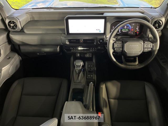 Toyota Land Cruiser FJ 2026-06 8876160-1