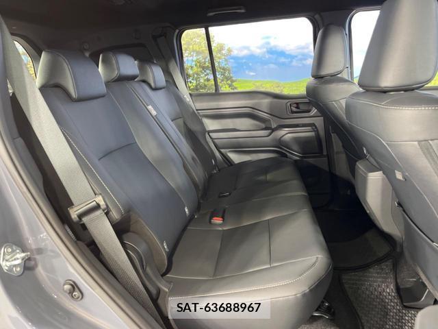Toyota Land Cruiser FJ 2026-06 8876160-9