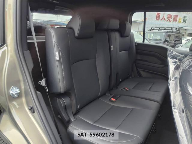 Toyota Land Cruiser FJ 2026-07 8877914-11