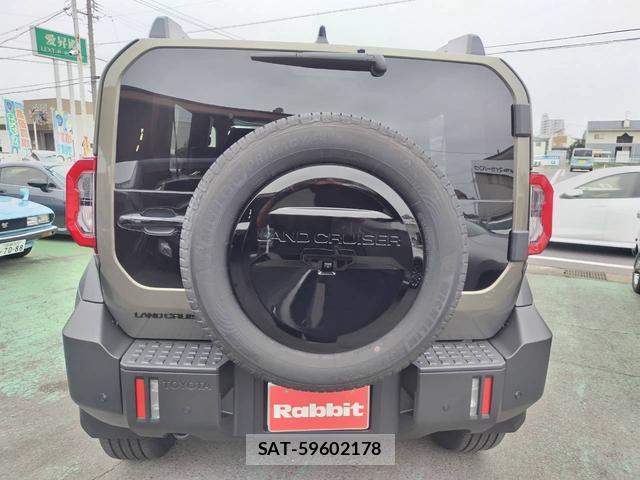 Toyota Land Cruiser FJ 2026-07 8877914-5