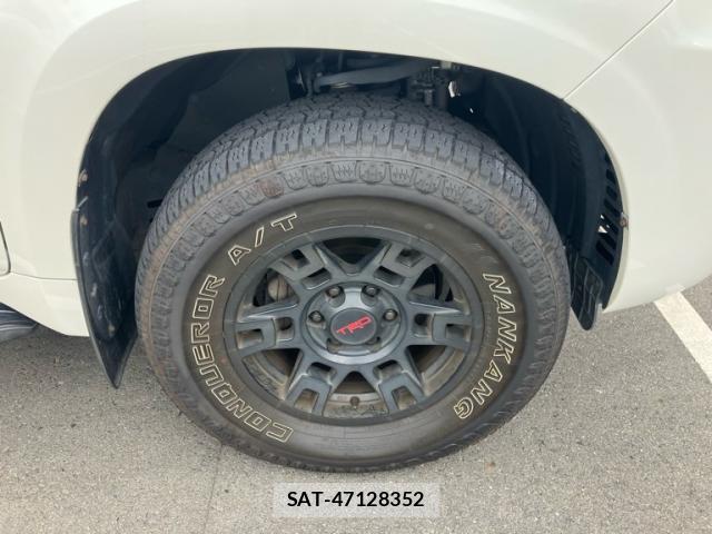 Toyota LAND CRUISER PRADO 2017-12 8876399-12