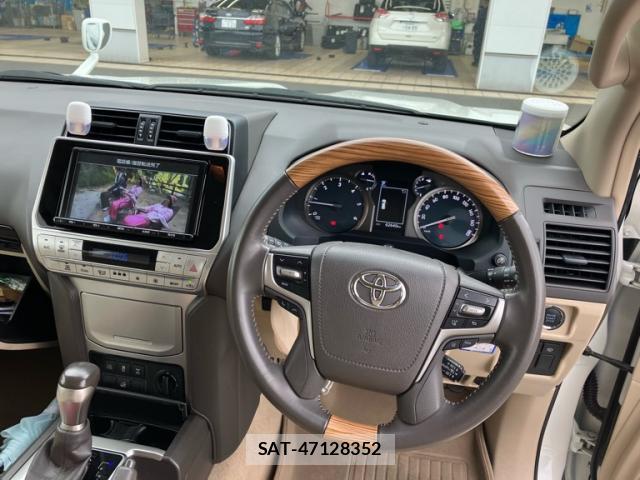 Toyota LAND CRUISER PRADO 2017-12 8876399-16