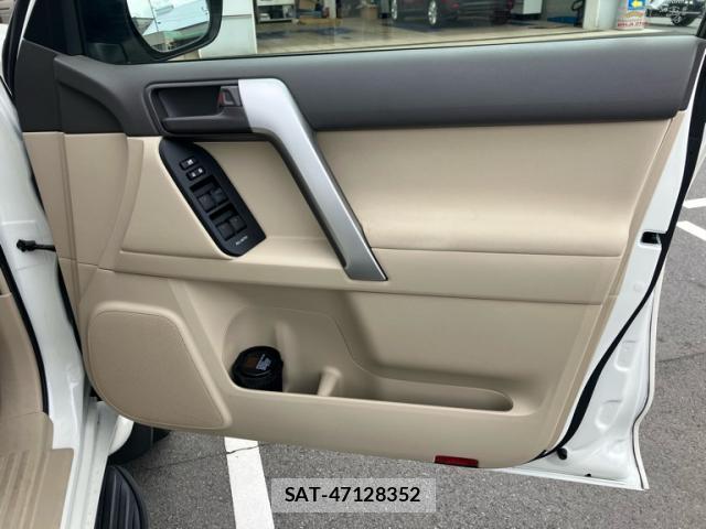 Toyota LAND CRUISER PRADO 2017-12 8876399-19