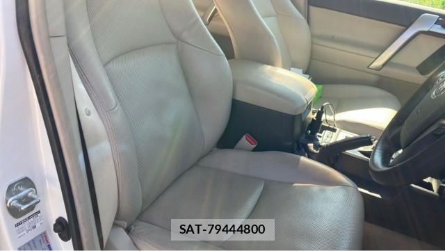 Toyota LAND CRUISER PRADO 2018-05 8877174-5