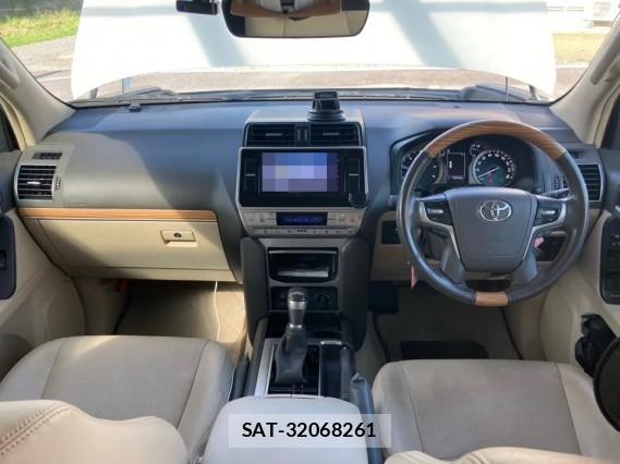 Toyota LAND CRUISER PRADO 2018-01 8877175-2