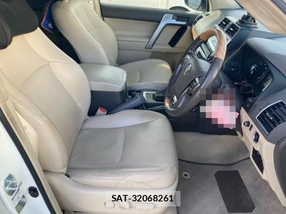 Toyota LAND CRUISER PRADO 2018-01 8877175-5