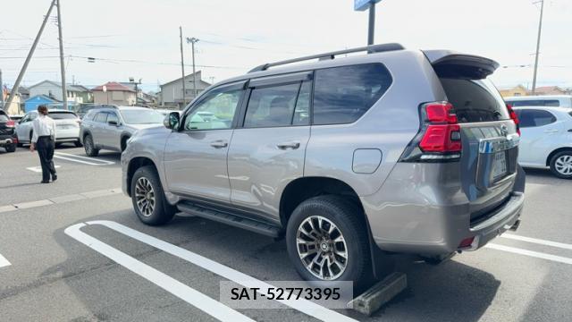 Toyota LAND CRUISER PRADO 2023-10 8877946-12