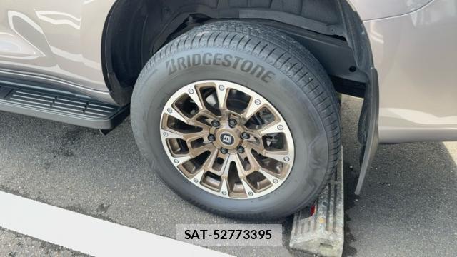 Toyota LAND CRUISER PRADO 2023-10 8877946-3