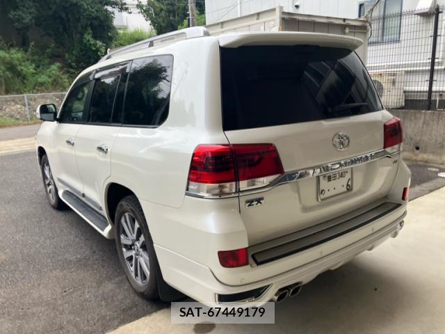 Toyota LAND CRUISER 2019-04 8876304-3