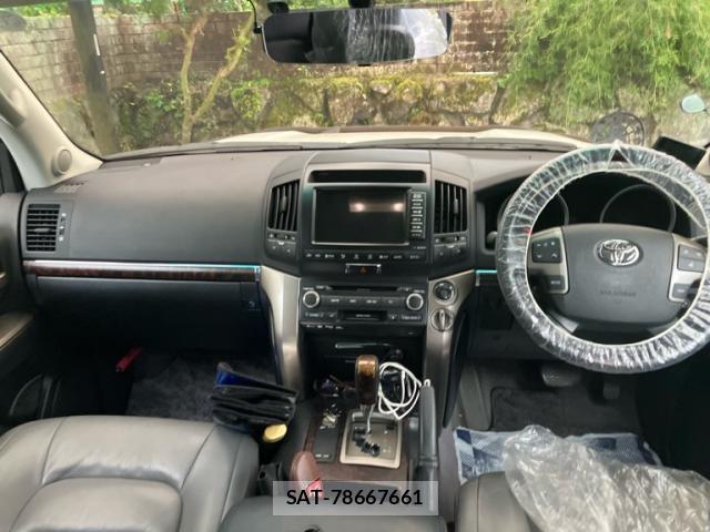 Toyota LAND CRUISER 2010-02 8876450-10