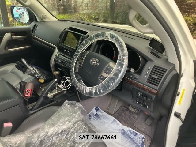 Toyota LAND CRUISER 2010-02 8876450-11