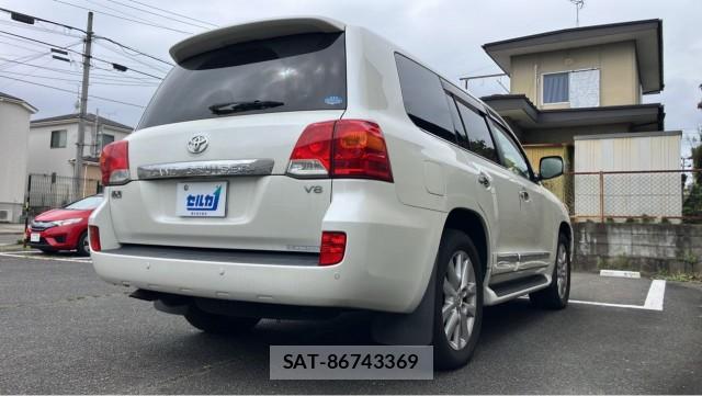 Toyota LAND CRUISER 2013-03 8877097-12