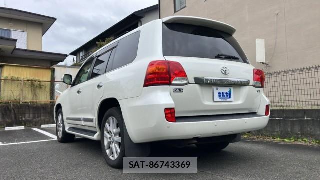 Toyota LAND CRUISER 2013-03 8877097-13