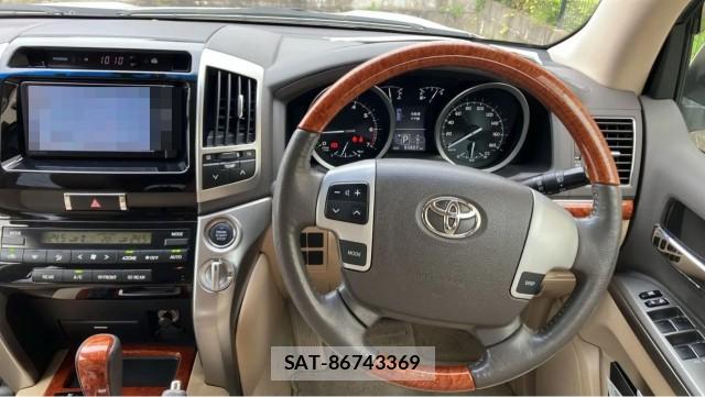 Toyota LAND CRUISER 2013-03 8877097-16