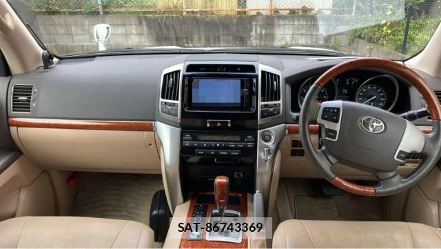 Toyota LAND CRUISER 2013-03 8877097-2