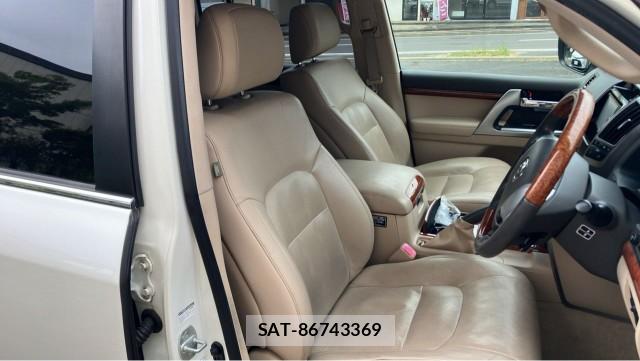 Toyota LAND CRUISER 2013-03 8877097-5