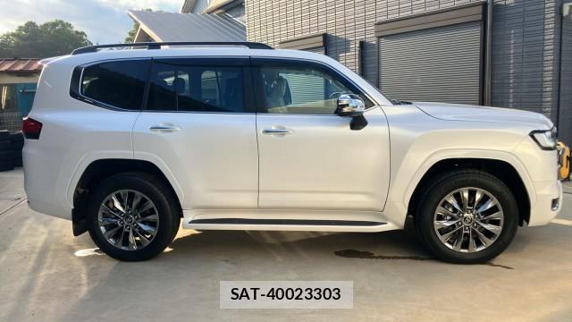 Toyota LAND CRUISER 2026-06 8877100-3