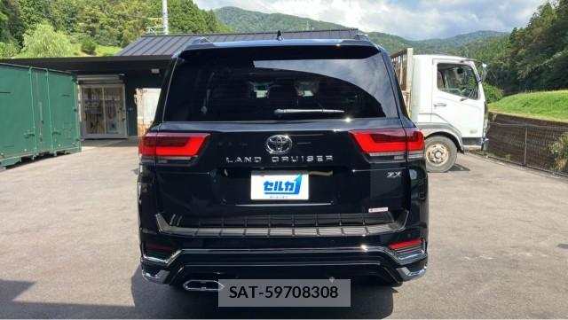 Toyota LAND CRUISER 2026-08 8877109-1