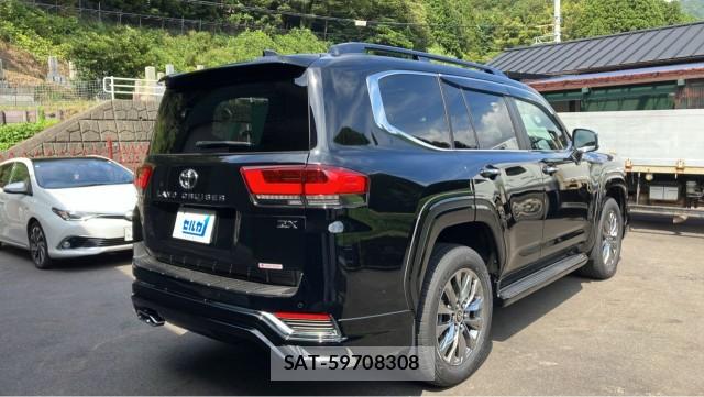 Toyota LAND CRUISER 2026-08 8877109-12