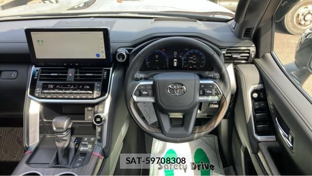 Toyota LAND CRUISER 2026-08 8877109-16