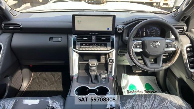 Toyota LAND CRUISER 2026-08 8877109-2