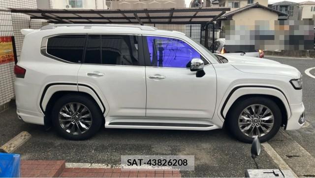 Toyota LAND CRUISER 2025-09 8877114-3