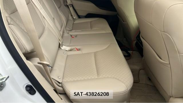 Toyota LAND CRUISER 2025-09 8877114-6