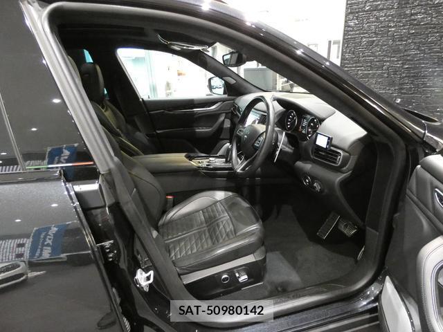 Maserati LEVANTE 2022-06 8877512-14