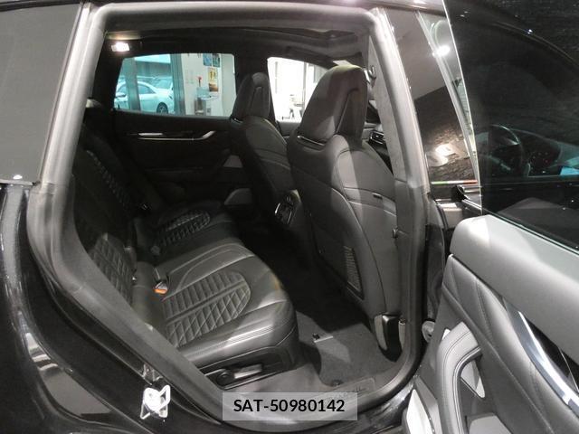 Maserati LEVANTE 2022-06 8877512-16